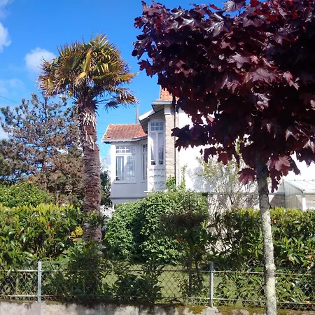 Le Bosquet Fleuri 公寓